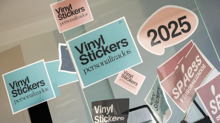 Pegatinas de Vinilo Personalizadas 2025 | Guía Completa